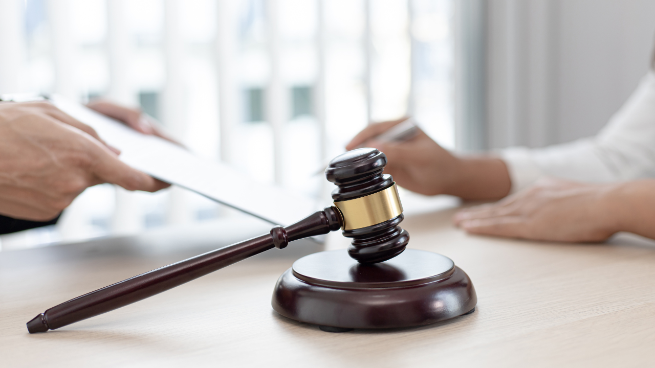 Le TPO interdit dans les cosmétiques pour ongles